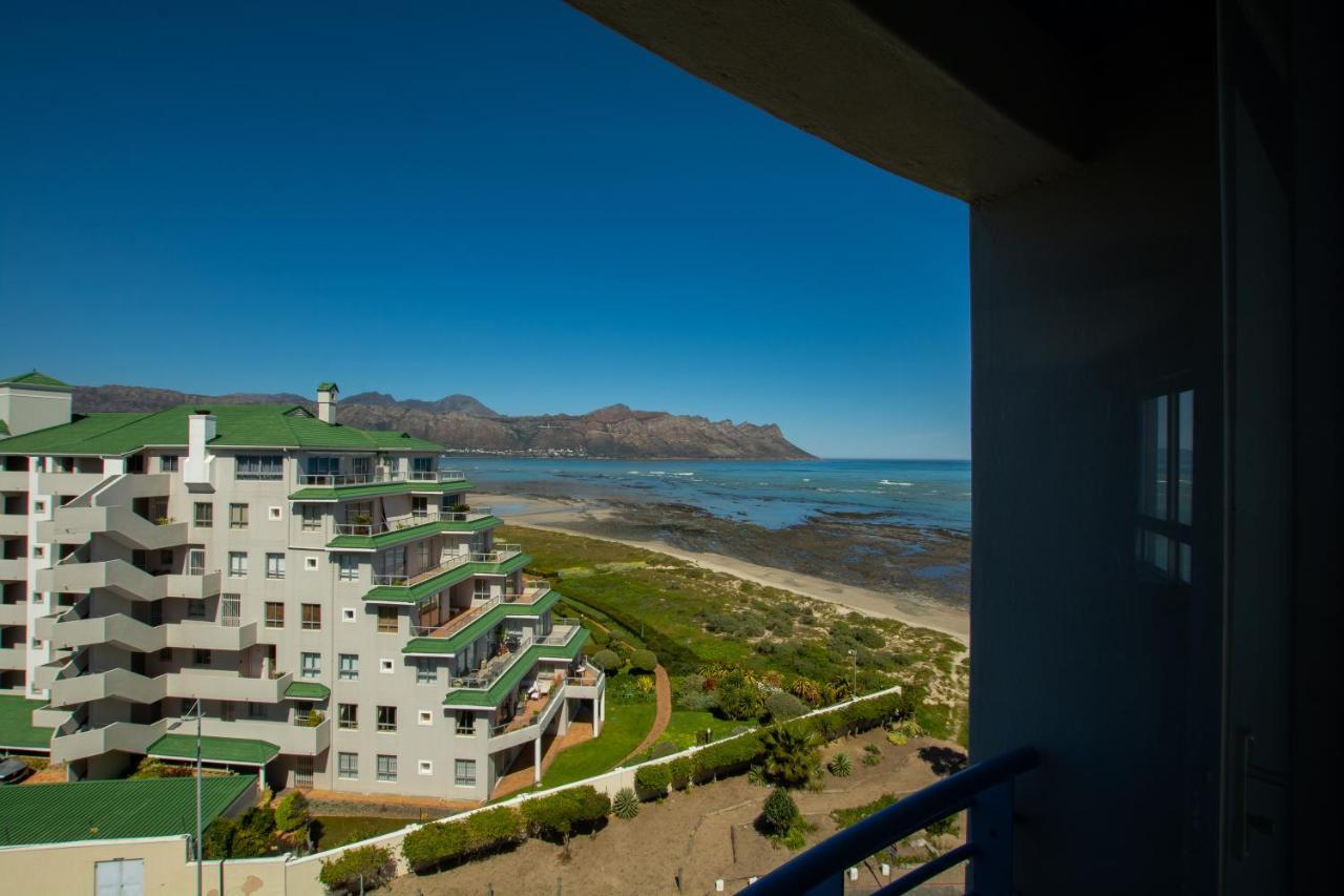 Ocean Breeze Hotel Strand Exteriör bild